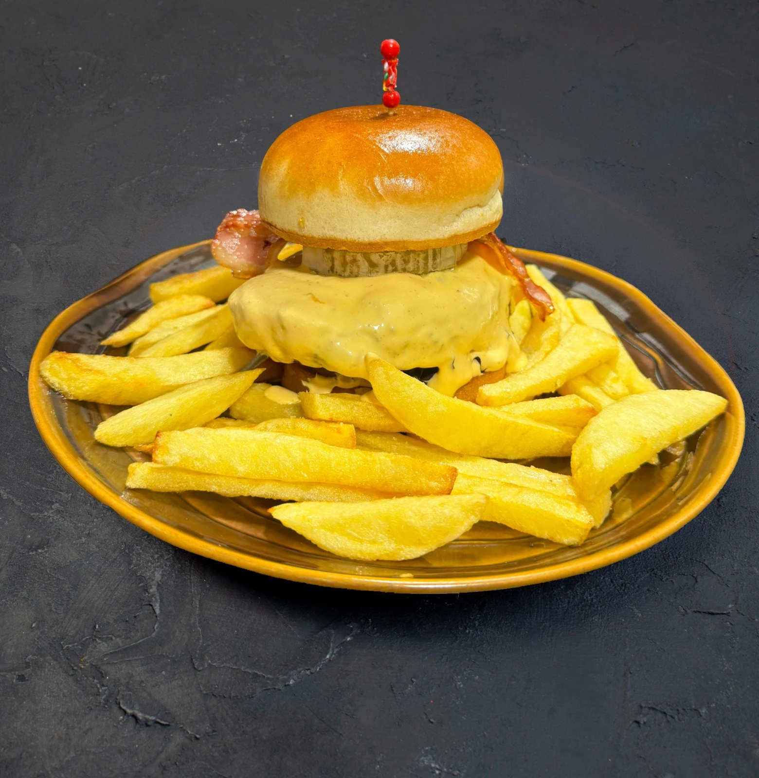 Hamburguesa de la Cervecería Colón